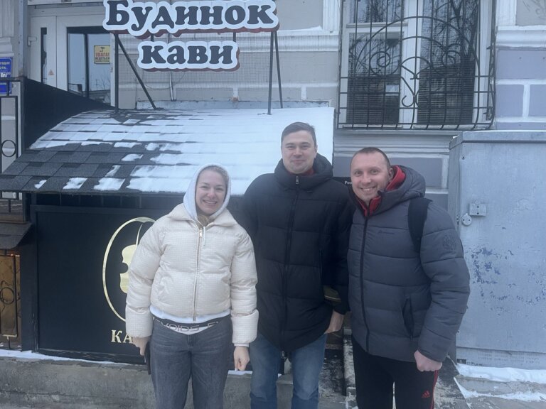 У «Будинку кави» говорили про енергетичну війну: у Житомирі презентують книгу Євгена Мочалова