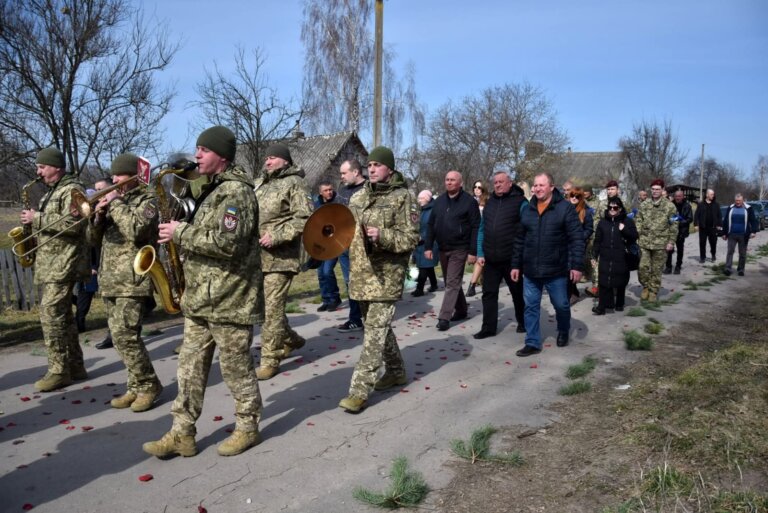 Вчора в селі Ксаверівка Оліївської громади попрощалися зі справжнім патріотом, вірним захисником України ВОРОБЙОВИМ Олександром Володимировичем