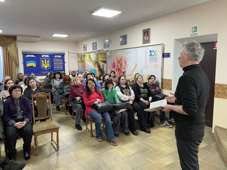 Освітяни Житомира відвідали зустріч із Петром Кралюком – відомим філософом, письменником та професором Острозької академії.