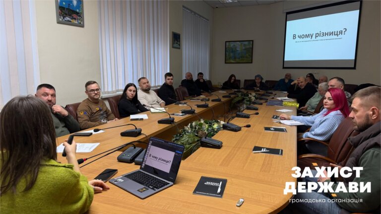 Ветеранів Житомира навчали розпізнавати інформаційні маніпуляції