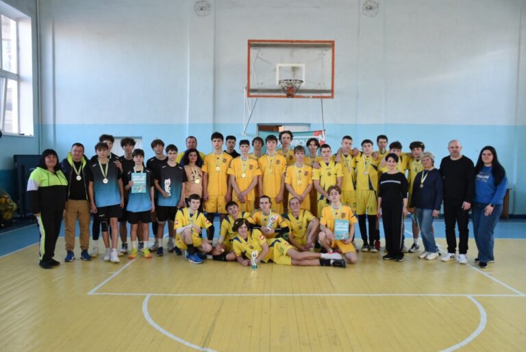 #плічопліч: на Бердичівщині відбувся ІІІ районний етап змагань з волейболу серед юнаків