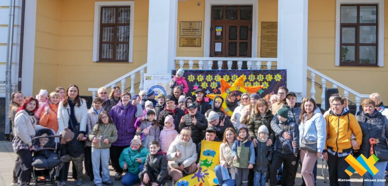 На Михайлівській провели акцію «Шкарпетуйся!»