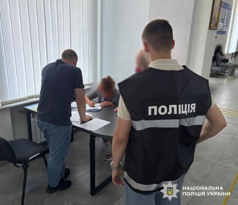 Розтрата 1,3 мільйона гривень на псевдопрацівниках: поліцейські Житомирщини завершили досудове розслідування