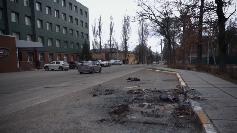 «Хочеться справедливості»: суд почав допитувати потерпілих у справі про розстріл родини Чикмарьових в Бучі