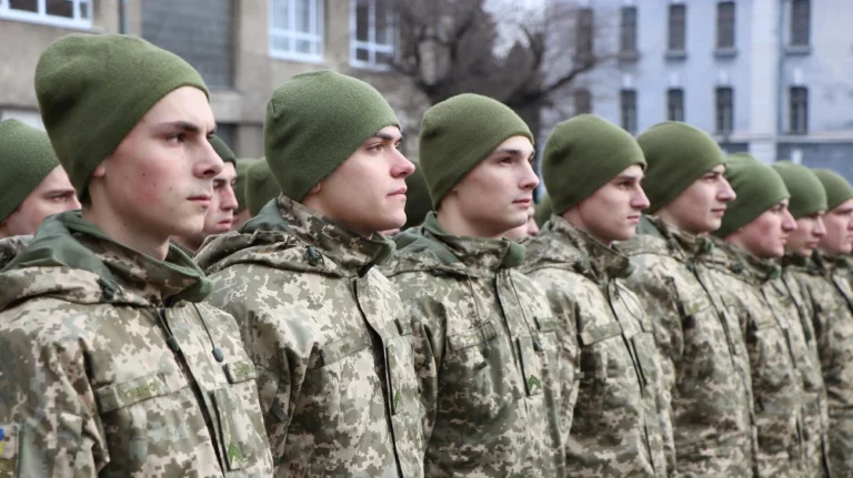 Юнаки 2009 року повинні стати на військовий облік до 31 липня: інакше — штраф до 25,5 тис грн, —ТЦК