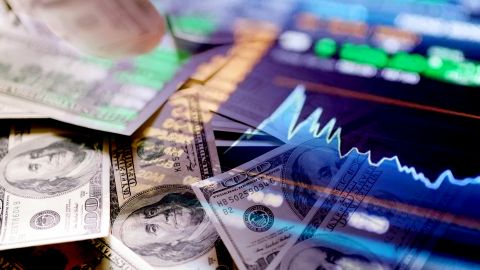 Курс долара третій день поспіль встановлює історичний рекорд: 6-го березня він коштуватиме 43,80 грн, – Нацбанк України