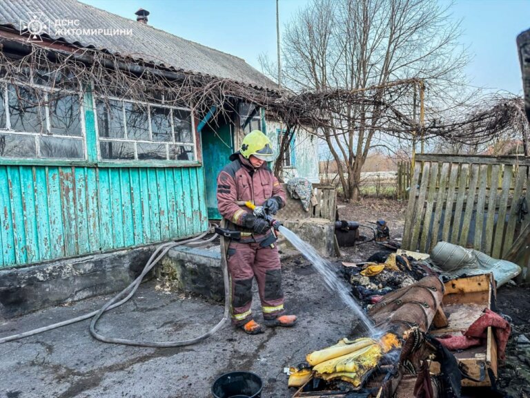У Житомирському районі на пожежі травмувався чоловік
