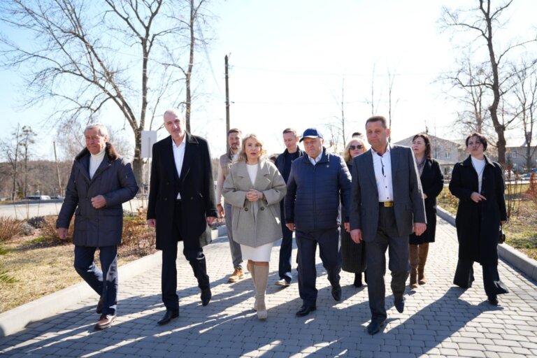 Народні депутати України Юлія Тимошенко та Іван Кириленко 14 березня – в День українського добровольця з робочою поїздкою відвідали місто Коростень