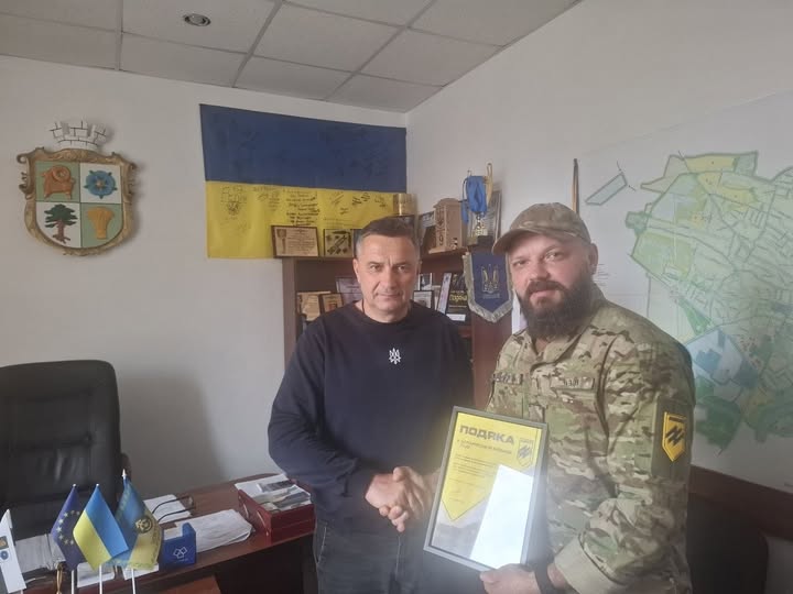 Разом до Перемоги: Баранівська громада отримала відзнаку від військових «АЗОВ»