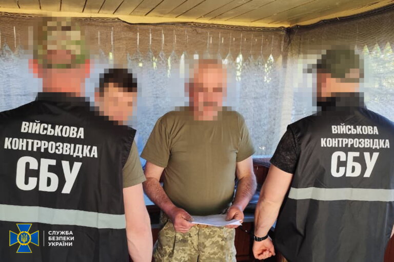 У Житомирській області затримано командира однієї з бригад ЗСУ, який працевлаштовував знайомих та родичів до свого з’єднання