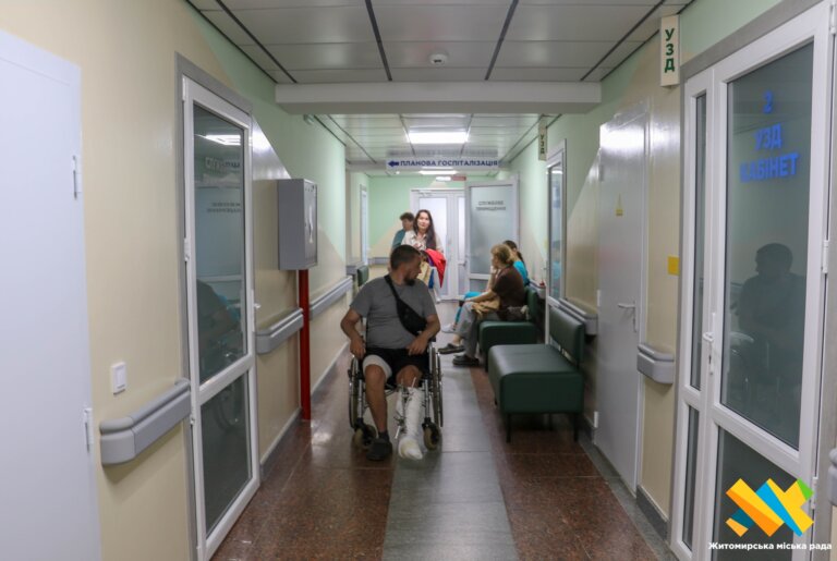 Сучасне, доступне, безбар’єрне: у Житомирі оновили відділення екстреної допомоги