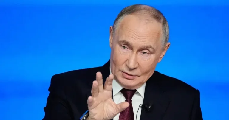 Вадим Денисенко: Не про парад. Росія-2026: як будуть розвиватися політичні процеси