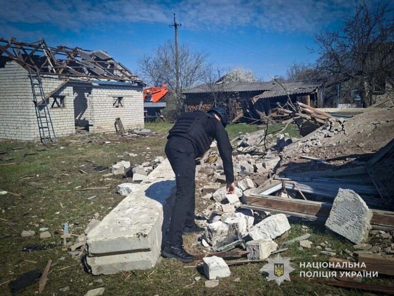 Сумщина. Одна людина загинула, двоє отримали поранення: поліція документує наслідки ворожих обстрілів
