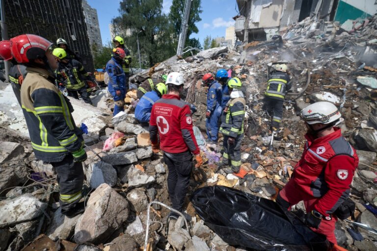 Станом на зараз відомо вже про п’ятьох загиблих у Києві через нічну російську атаку