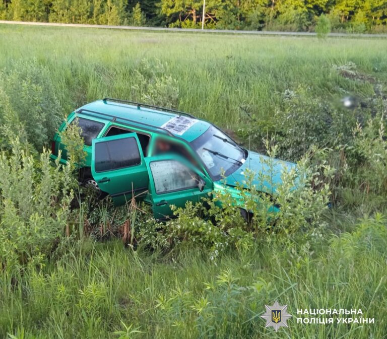Неподалік Житомира в ДТП загинув водій легковика: поліція розпочала досудове розслідування