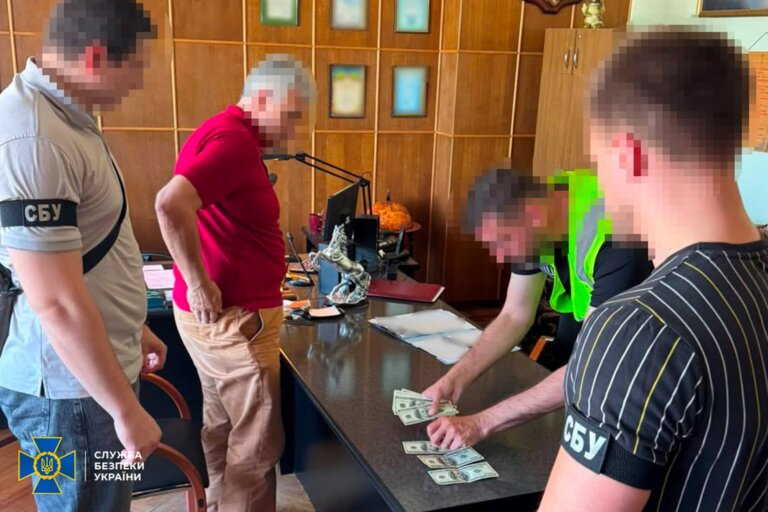 СБУ блокувала схему поборів: затримано 61-річного генерального директора комунального медичного закладу Житомирського району – депутата місцевої ради
