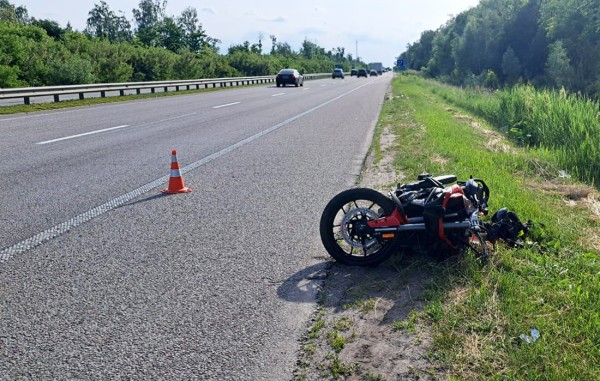Поліцейські з’ясовують обставини ДТП із загибеллю мотоцикліста в Житомирському районі