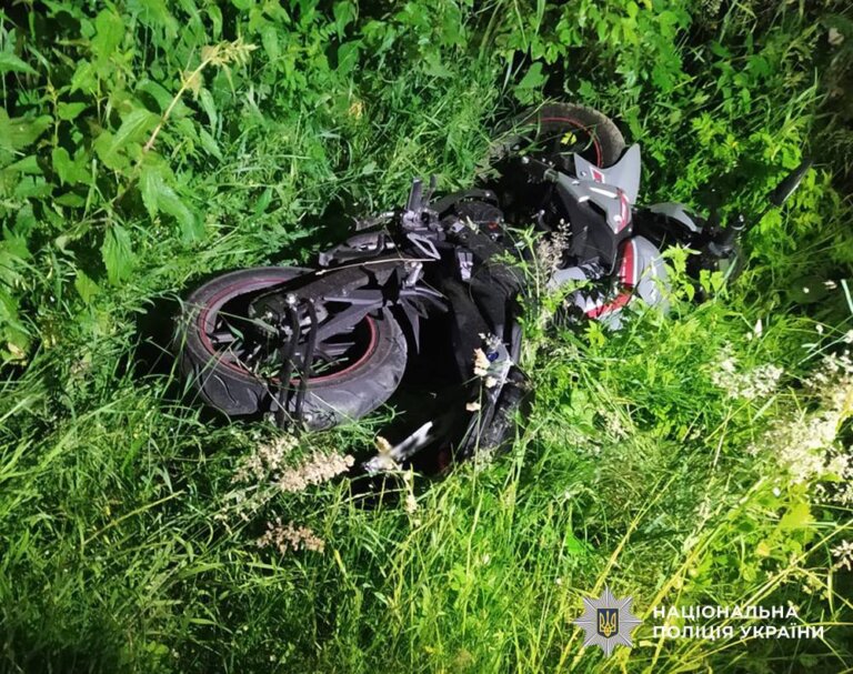 На Коростенщині поліцейські встановлюють обставини двох ДТП за участі неповнолітніх мотоциклістів, що сталися 10 червня