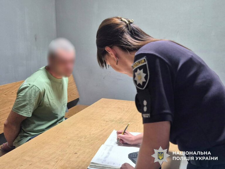 Погрожував кинути гранату в поліцейських у Житомирі: підозрюваний під вартою