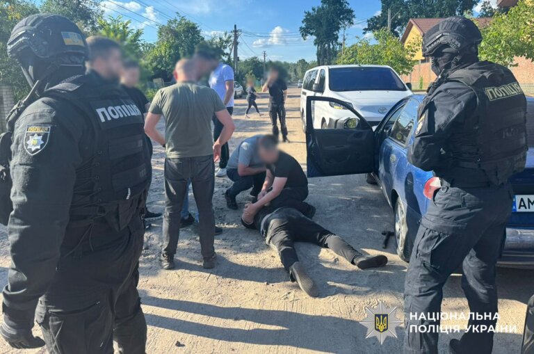 У Житомирі поліцейські затримали подружжя, причетне до поширення заборонених речовин