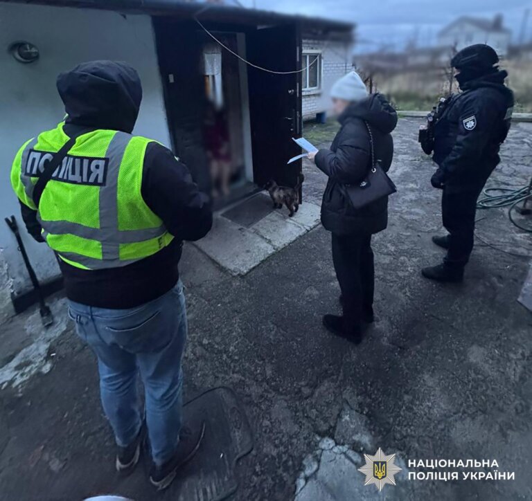 У Житомирі поліцейські завершили розслідування низки майнових та наркозлочинів, вчинених чотирма спільниками