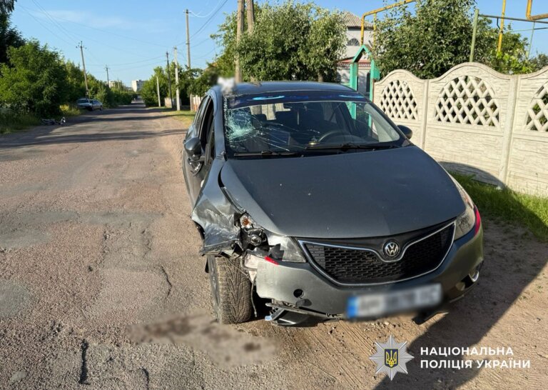 У Коростені поліцейські встановлюють обставини травмування велосипедиста в ДТП