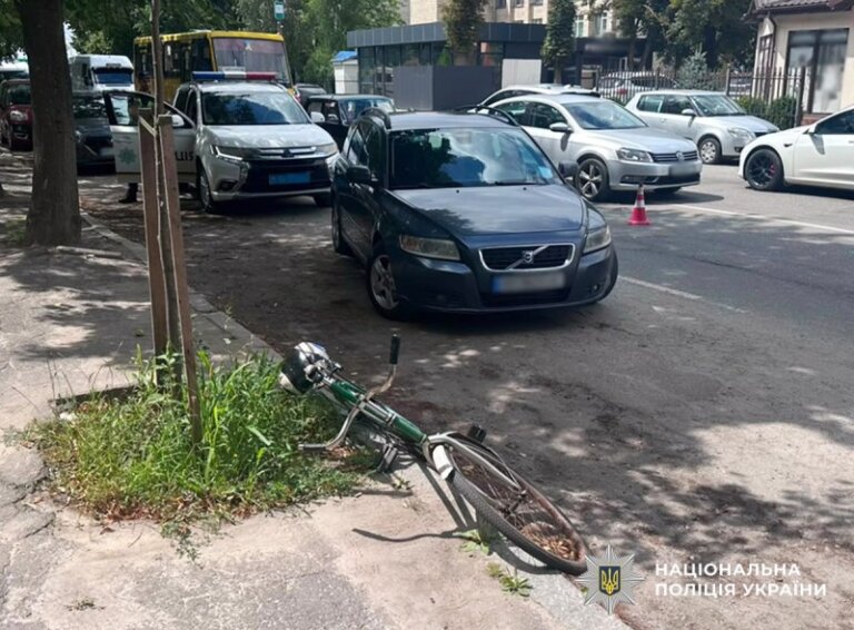 У Звягелі поліція розслідує ДТП з травмуванням пенсіонерки