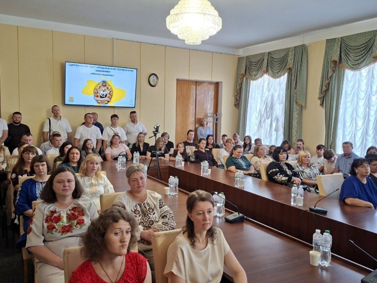 Сила материнської любові: на Житомирщині вшанували жінок, удостоєних звання «Мати-героїня»