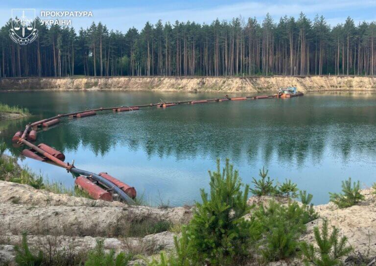 Тримання під вартою за умови невнесення 10 млн застави – обрано запобіжний захід співучаснику незаконного видобування піску на Житомирщині