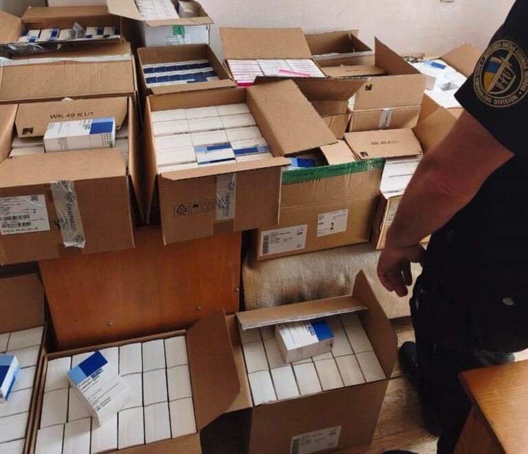 На Житомирщині благодійний фонд намагався ввезти незадекларовані ліки на понад 700 тисяч гривень