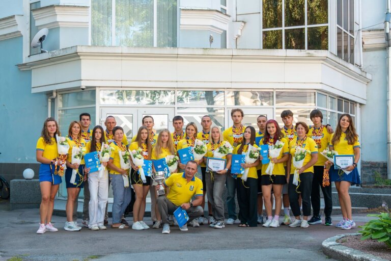 Житомирських веслувальників, які вибороли Кубок Європи, відзначили грошовими сертифікатами