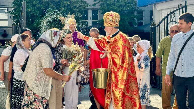 1 серпня Свято-Михайлівський кафедральний собор наповнився спільною молитвою, пахощами меду, квітів і запашного зілля