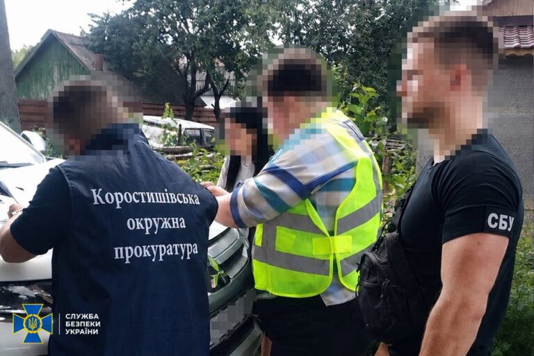 СБУ заблокувала мільйонну схему незаконної вирубки та легалізації комунального лісу на Житомирщині