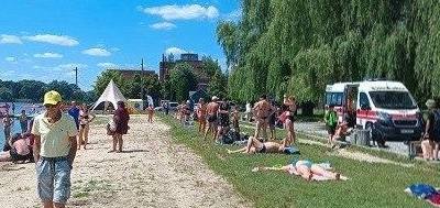 У Бердичеві на міському пляжі загинув чоловік, стрибнувши у воду з містка для катамаранів