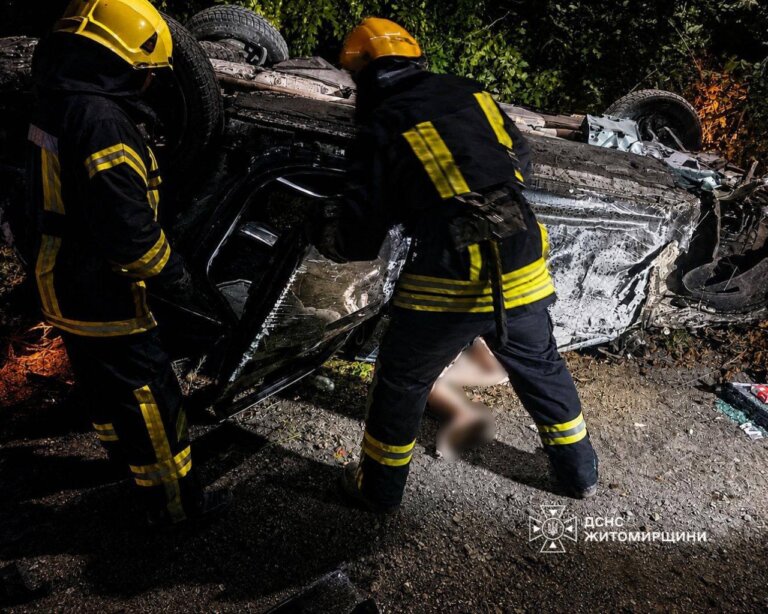 Рятувальники залучалися до ліквідації наслідків ДТП у якої загинули дві людини