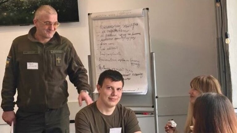 Допомога військовим, членам їх родин: в Житомирі розпочали черговий набір у групи зцілення
