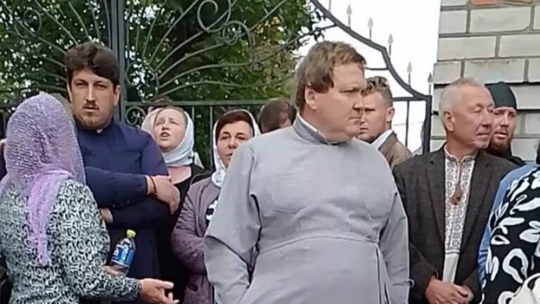 Штовханина біля храму в селі на Житомирщині між представниками двох церков: що відомо