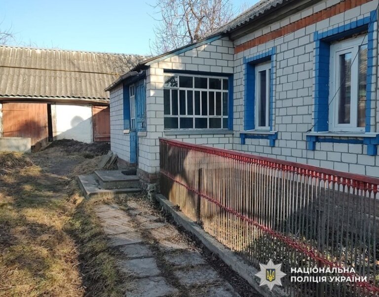 На Житомирщині поліцейські завершили розслідування замаху на вбивство підлітка односельцем