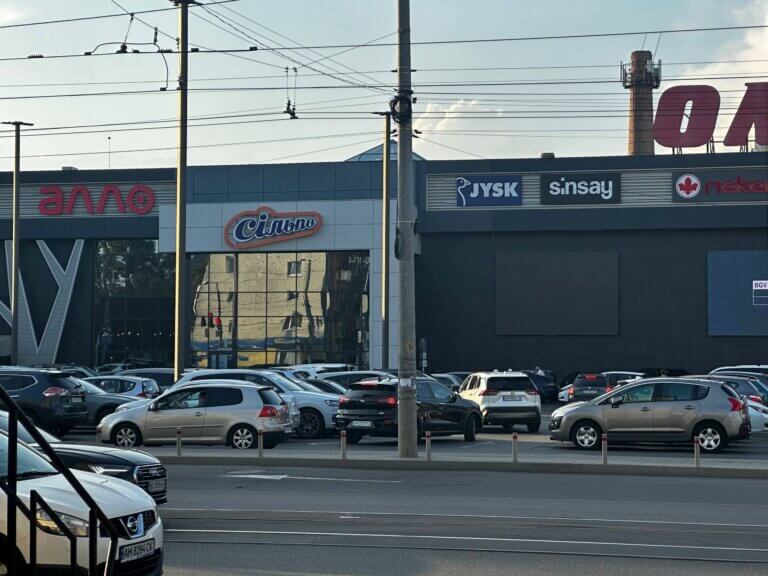 Центральні вулиці і парковка «Олді» можуть загнутись?